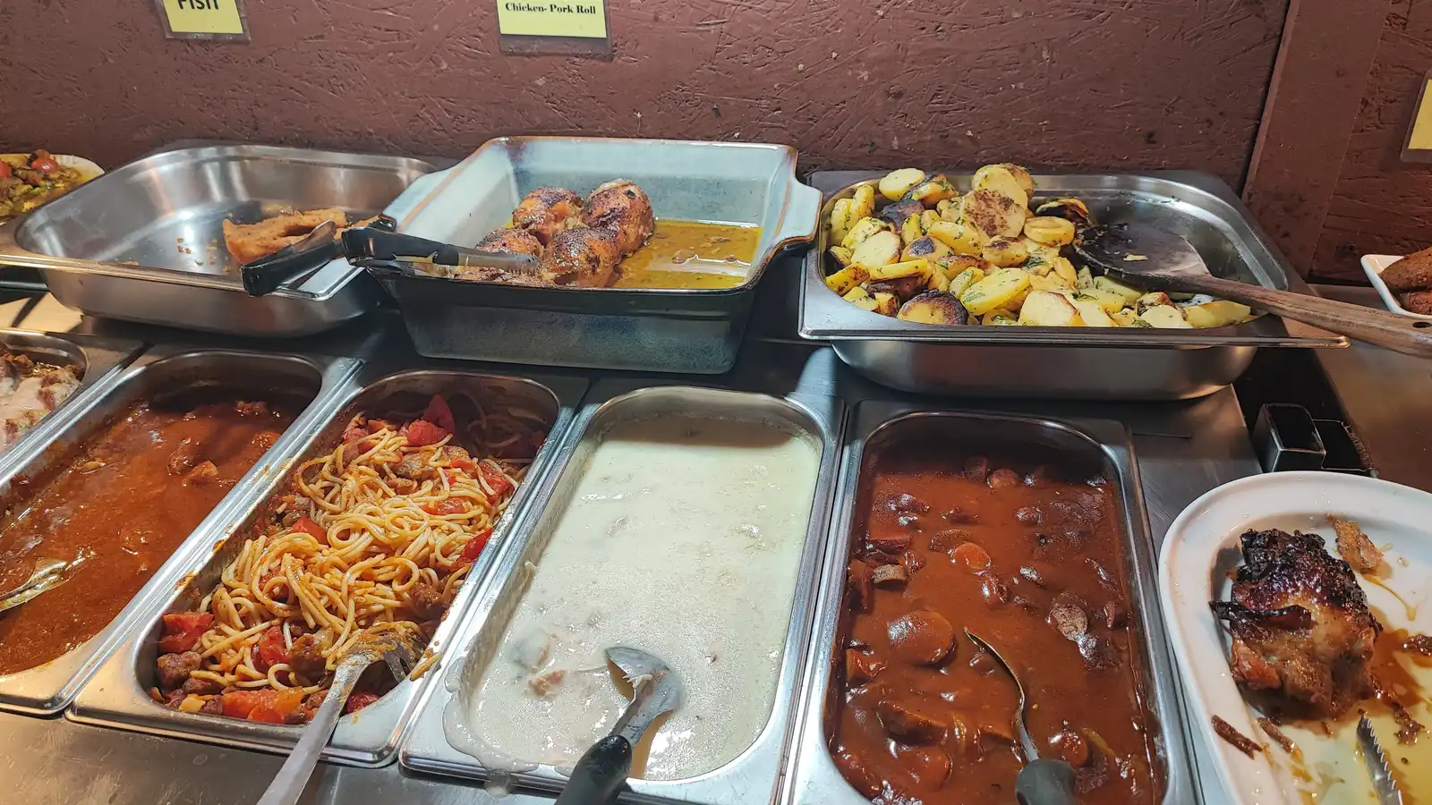 Auf der Au dining room and buffet selection