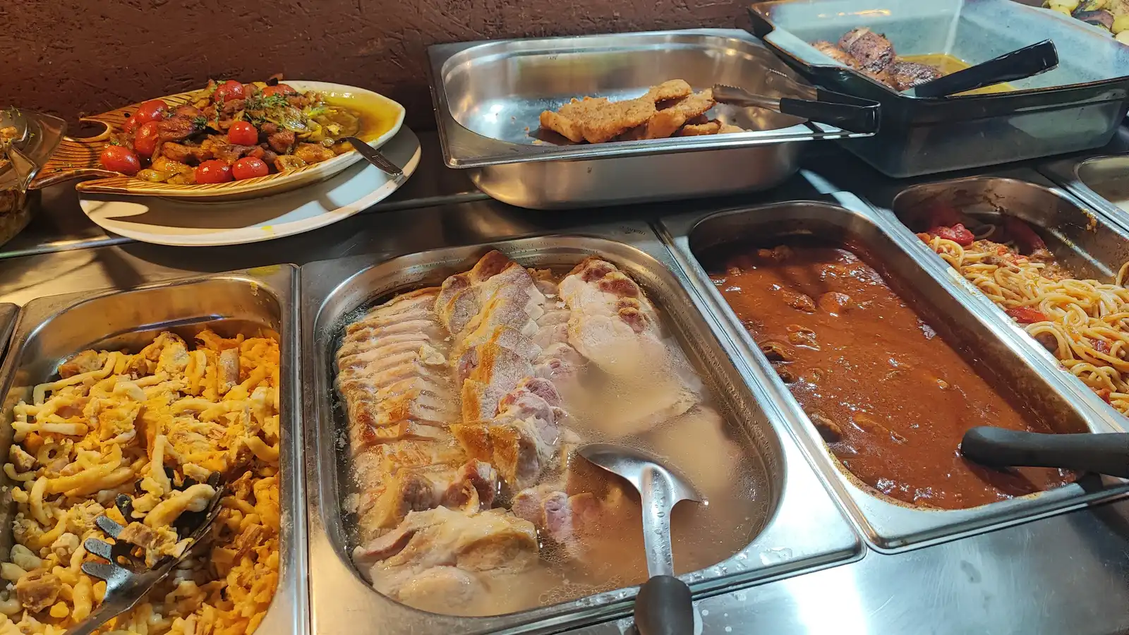 Auf der Au fresh bread and cold meats station