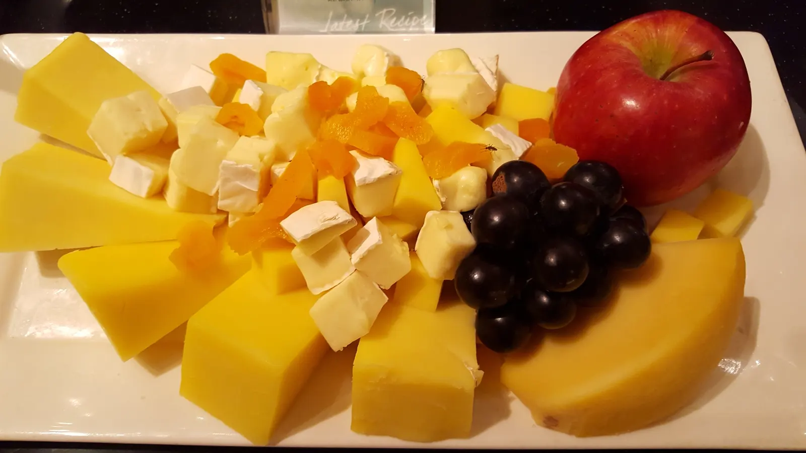 Cheese and fresh fruit platter