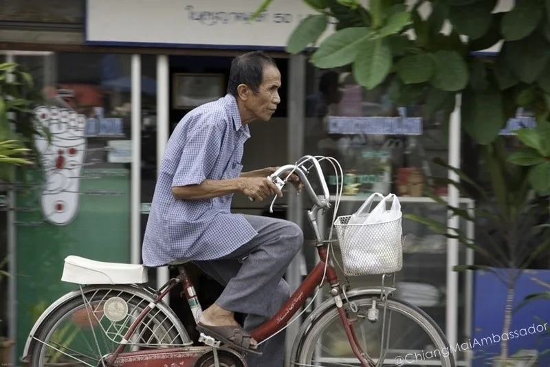 Border run Thailand Laos strategy